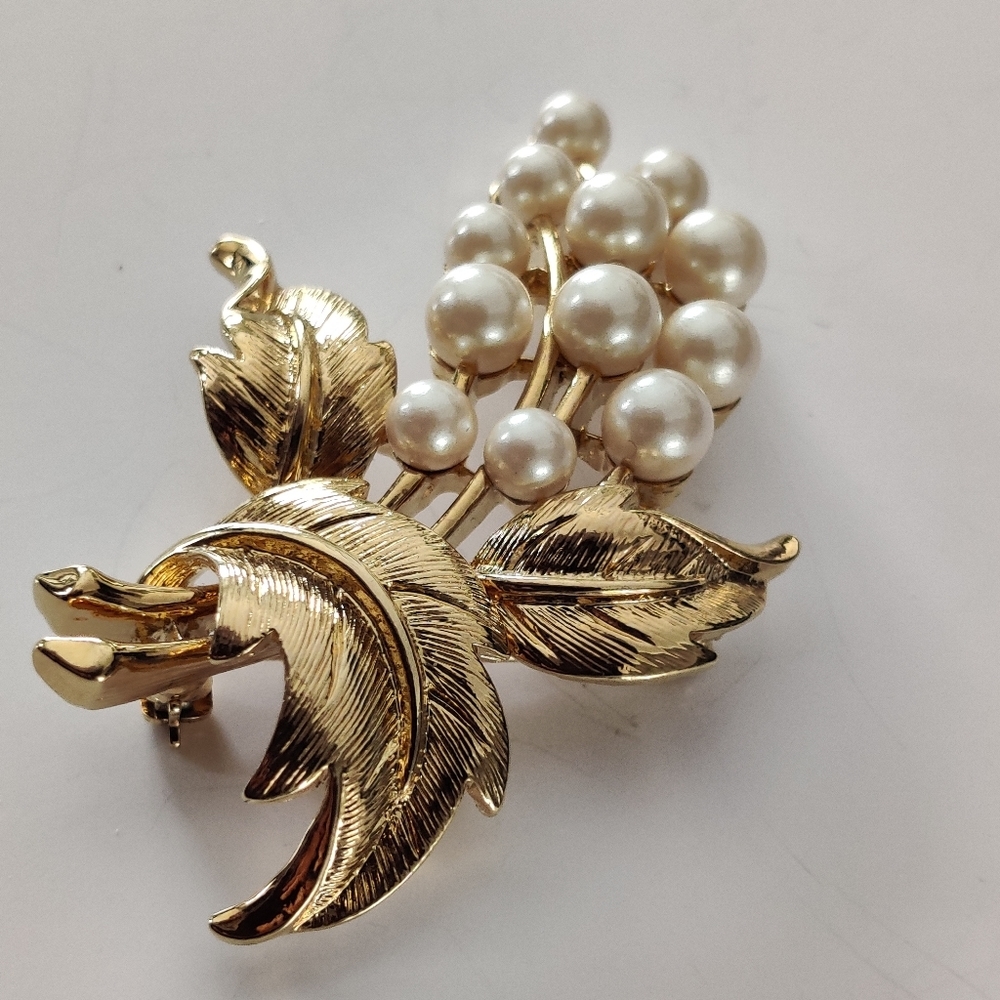 Vintage Monet Bouquet Brooch